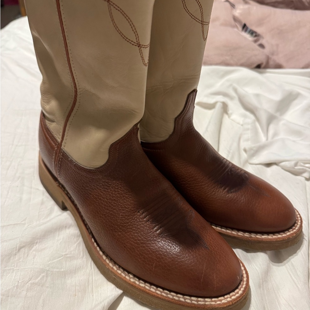 Laredo Tan and Cream Heeled Boots